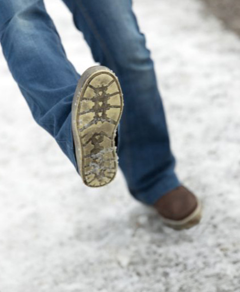 Halkbekämpning vid halv underlag utomhus